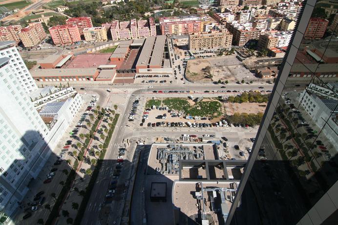 Hotel Hilton Valencia — cerramiento en vidrio curvo